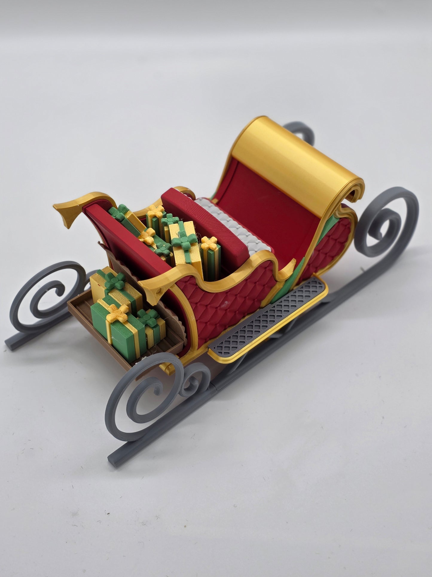 Grand Heritage Santa's Sleigh - Christmas Display