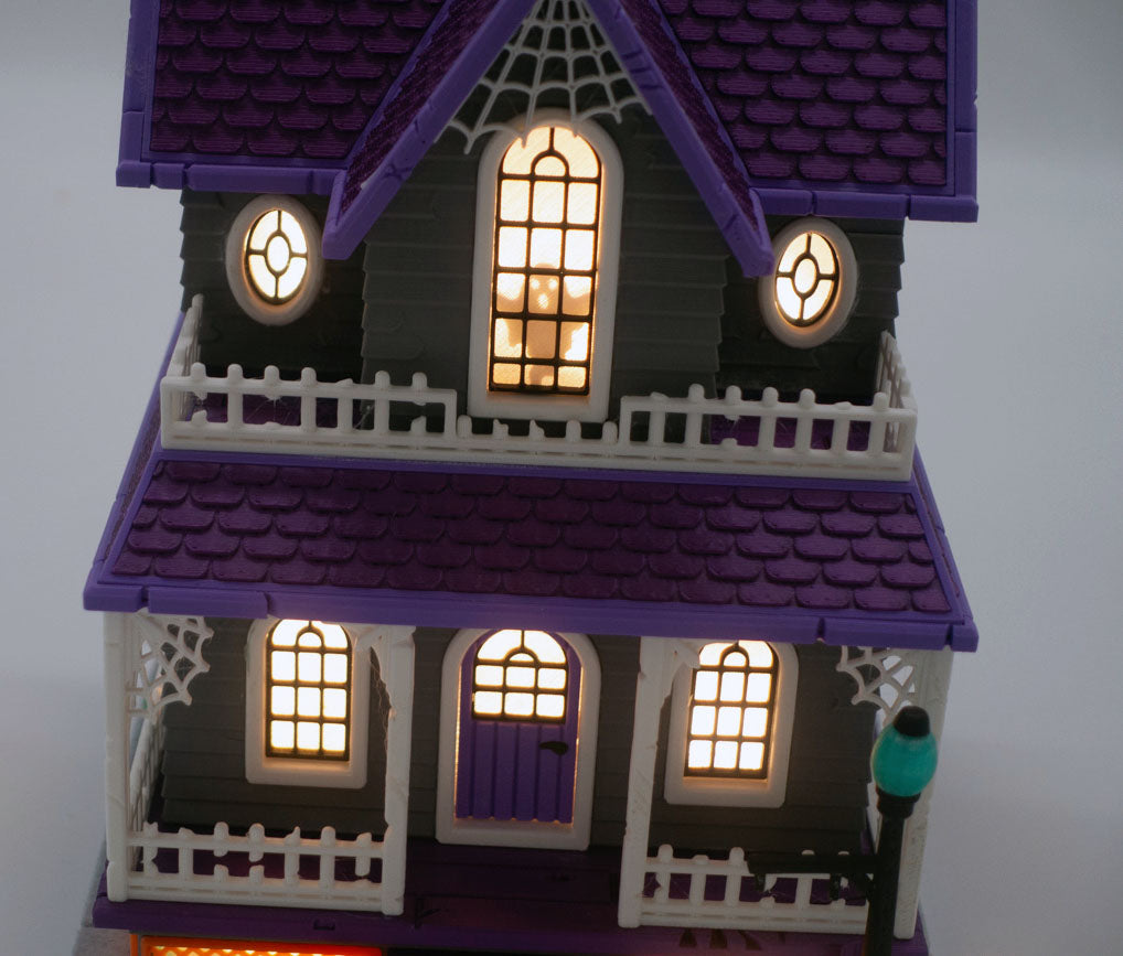 Spooky Haunted House Diorama & Night Light